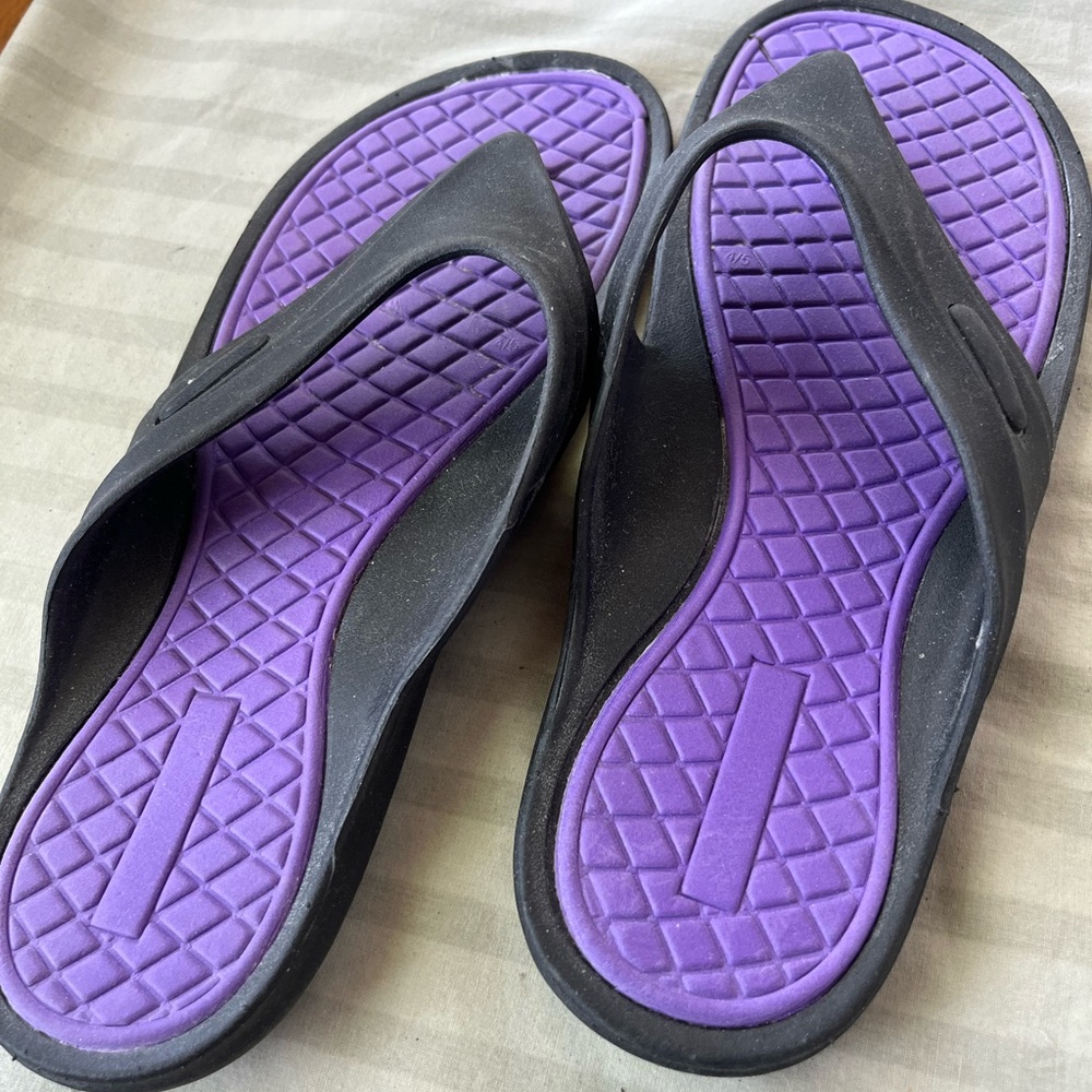 Women's Black and Purple Flip Flops